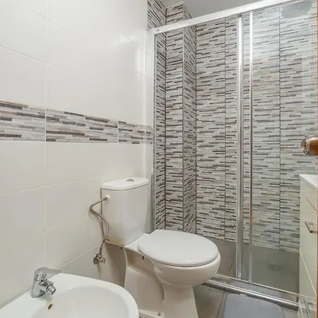 Laura Home, 2 Bedroms Near Airport
