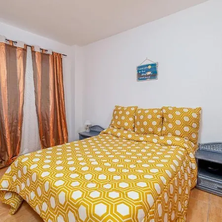 Διαμέρισμα Laura Home, 2 Bedroms Near Airport