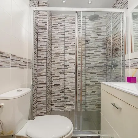 Laura Home, 2 Bedroms Near Airport