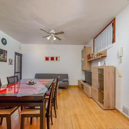 Laura Home, 2 Bedroms Near Airport